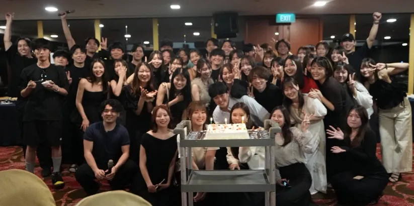 株式会社Levelaのスタッフ50人が参加したシンガポール旅行2日目の集合写真